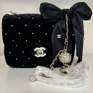 Chanel Black Quilted Crossbody Bag with Bow
